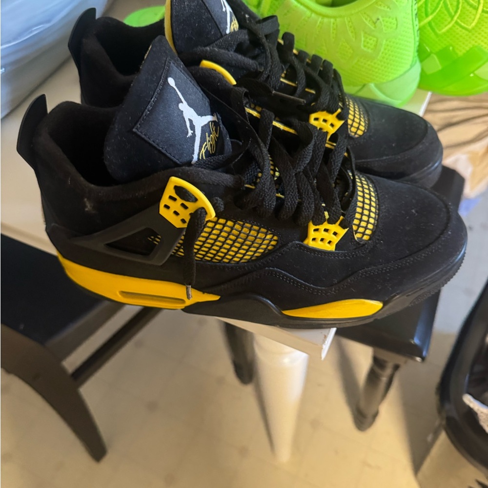 Jordan Retro 4 Taxi Black and Yellow Sneakers Men’s size 10 $150